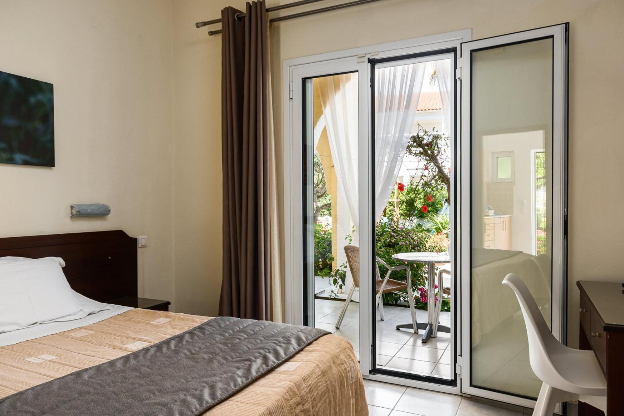 Konstantina Apartments กาวอส ภายนอก รูปภาพ