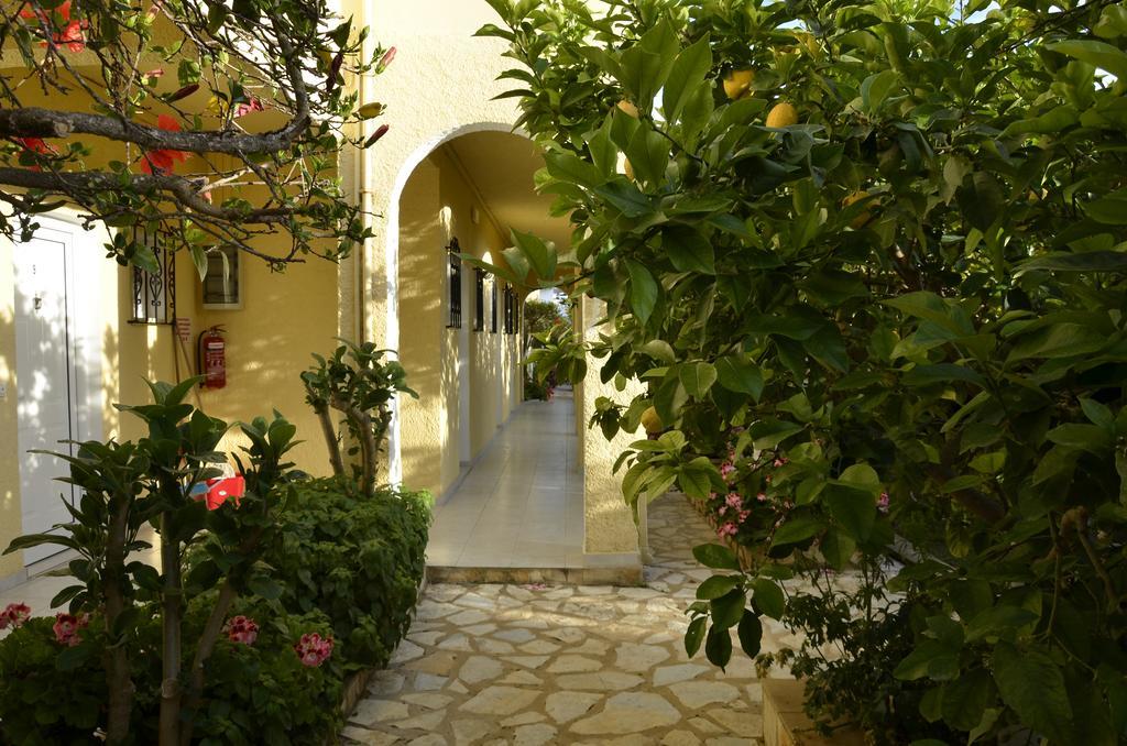 Konstantina Apartments กาวอส ภายนอก รูปภาพ